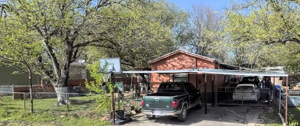 2214 Bitter Creek DR, Austin, TX 78744