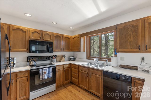 46 Poplar Court, Sapphire, NC 28774