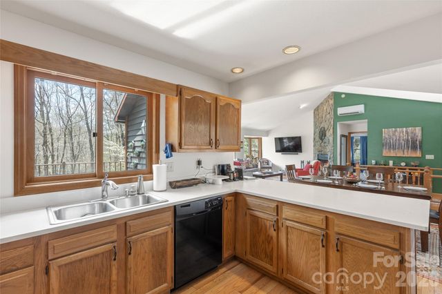 46 Poplar Court, Sapphire, NC 28774