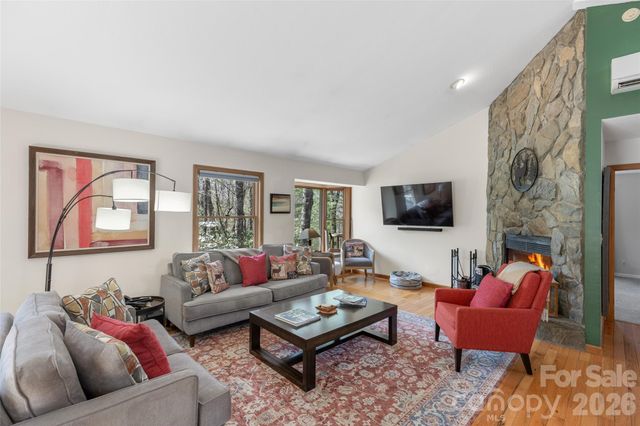 46 Poplar Court, Sapphire, NC 28774