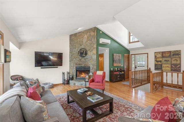 46 Poplar Court, Sapphire, NC 28774