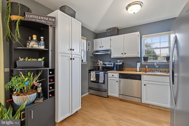 12715 CUNNINGHILL COVE RD, Middle River, MD 21220
