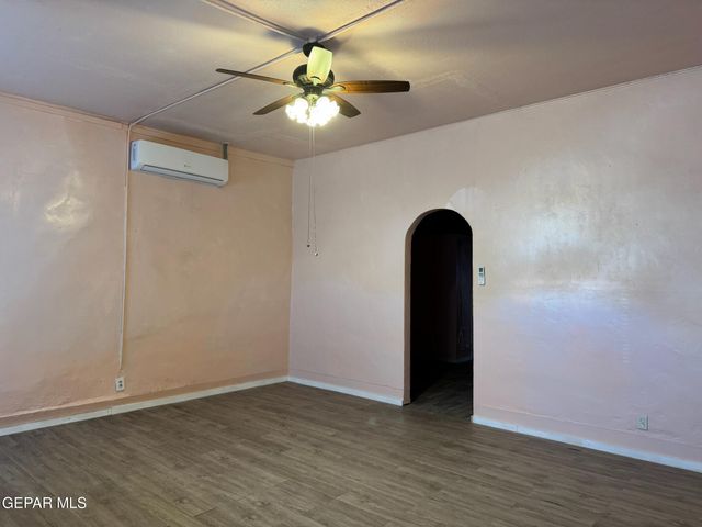 805 Tays Street, El Paso, TX 79901