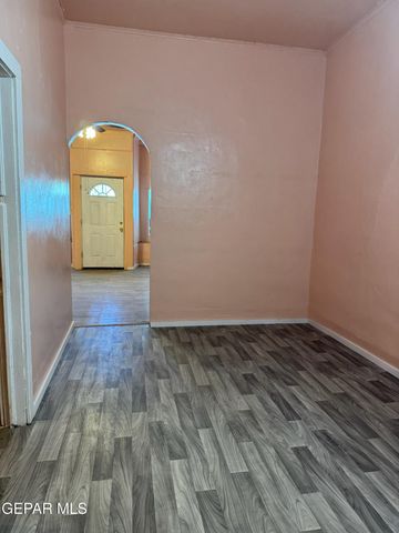 805 Tays Street, El Paso, TX 79901