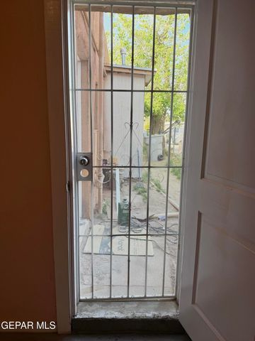 805 Tays Street, El Paso, TX 79901