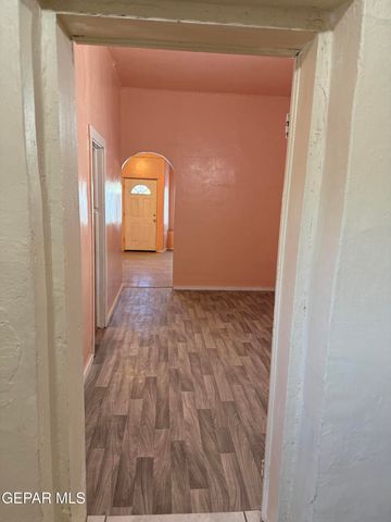 805 Tays Street, El Paso, TX 79901