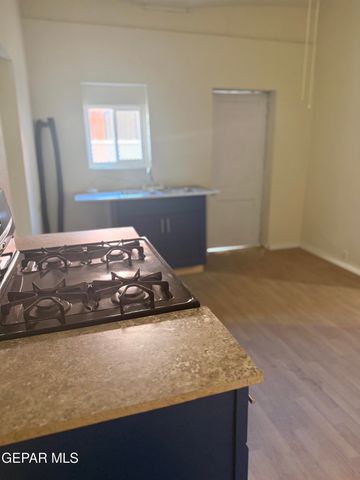 805 Tays Street, El Paso, TX 79901