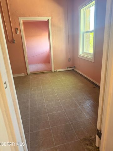 805 Tays Street, El Paso, TX 79901