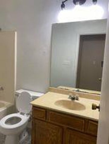 139 Elm DR 206, Lockhart, TX 78644