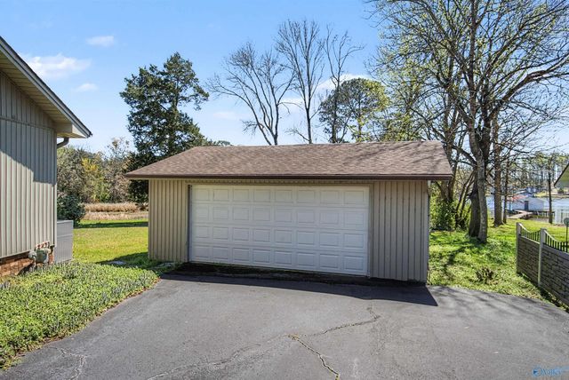 170 Cedar Circle, Guntersville, AL 35976