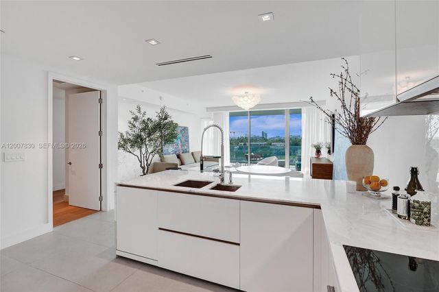 10201 Collins Avenue 404, Bal Harbour, FL 33154