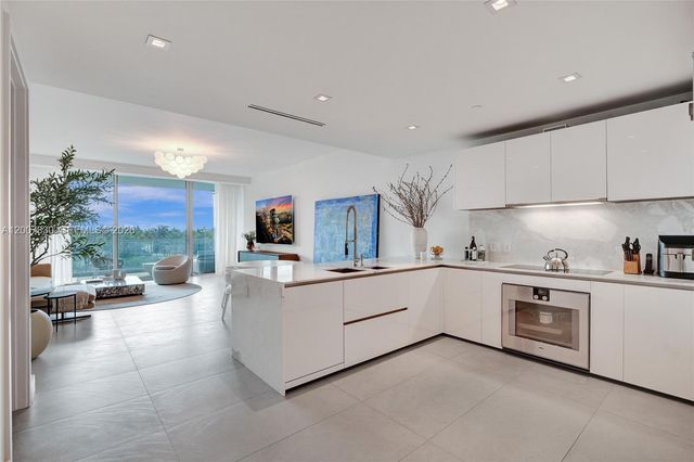 10201 Collins Avenue 404, Bal Harbour, FL 33154