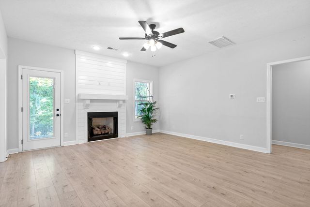 1002 Brightwood Ct, Clarksville, TN 37043