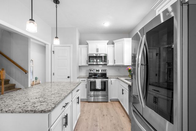 1002 Brightwood Ct, Clarksville, TN 37043