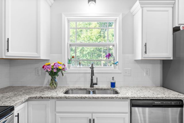 1002 Brightwood Ct, Clarksville, TN 37043