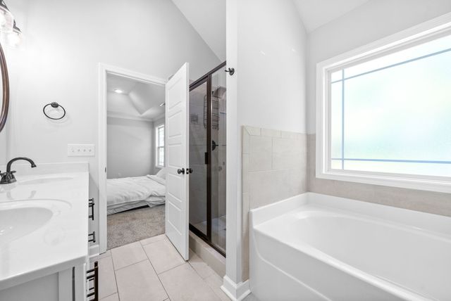 1002 Brightwood Ct, Clarksville, TN 37043