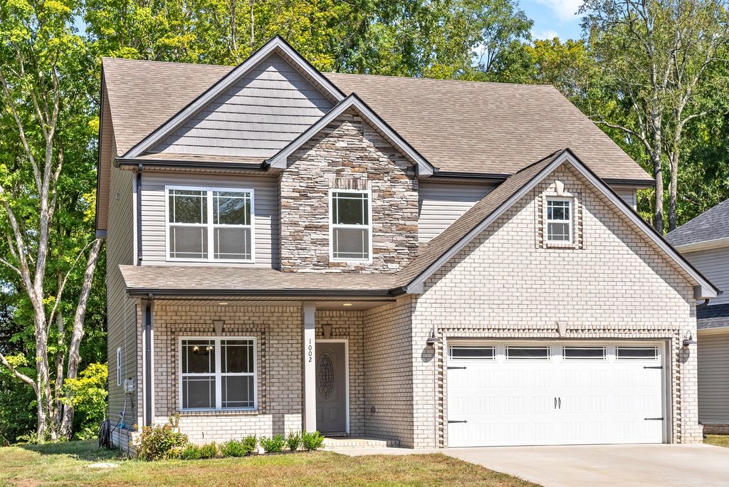 1002 Brightwood Ct, Clarksville, TN 37043
