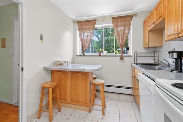 59 Saint Paul St 26, Brookline, MA 02446