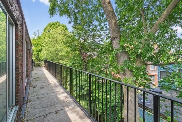 59 Saint Paul St 26, Brookline, MA 02446