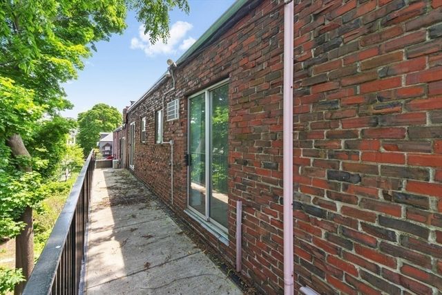 59 Saint Paul St 26, Brookline, MA 02446