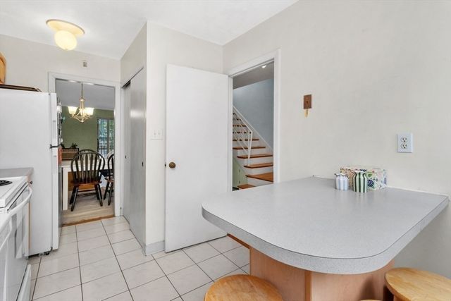 59 Saint Paul St 26, Brookline, MA 02446
