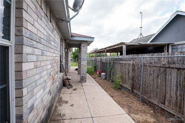 619 W Oak Street, Alton, TX 78573