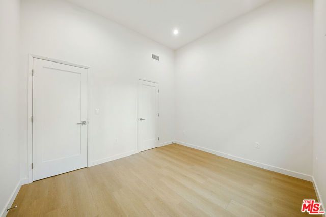 954 N San Vicente Boulevard 9, West Hollywood, CA 90069