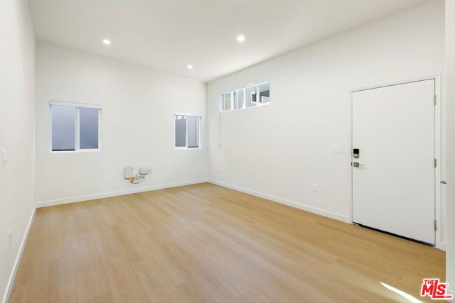 954 N San Vicente Boulevard 9, West Hollywood, CA 90069