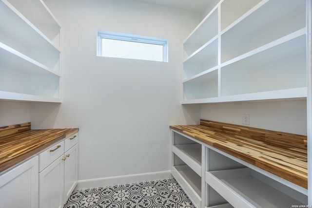 8227 OLD AUSTIN ROAD, Selma, TX 78154