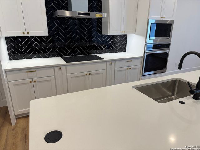 8227 OLD AUSTIN ROAD, Selma, TX 78154