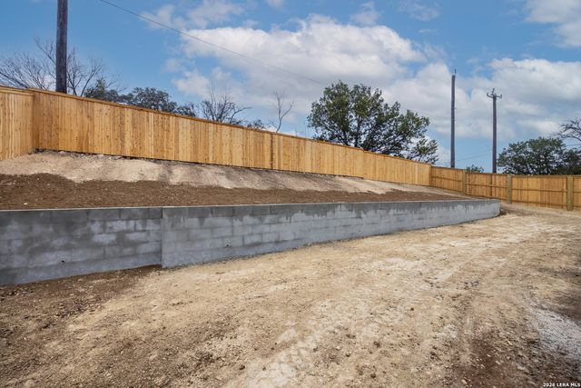 8227 OLD AUSTIN ROAD, Selma, TX 78154