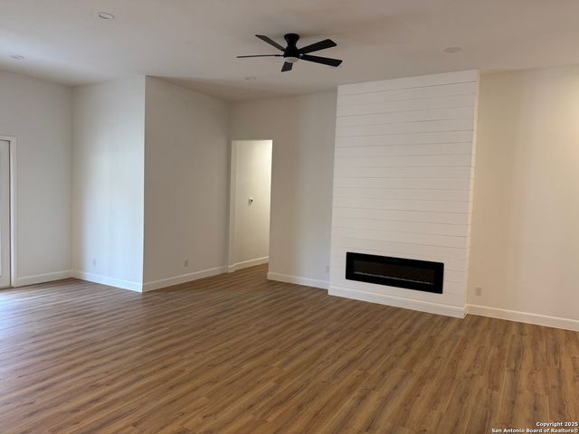 8227 OLD AUSTIN ROAD, Selma, TX 78154