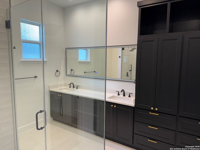 8227 OLD AUSTIN ROAD, Selma, TX 78154