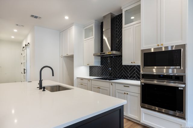 8227 OLD AUSTIN ROAD, Selma, TX 78154