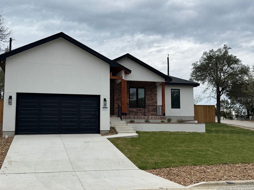 8227 OLD AUSTIN ROAD, Selma, TX 78154