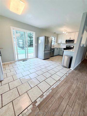 14515 Mockingbird Lane, Sand Springs, OK 74063