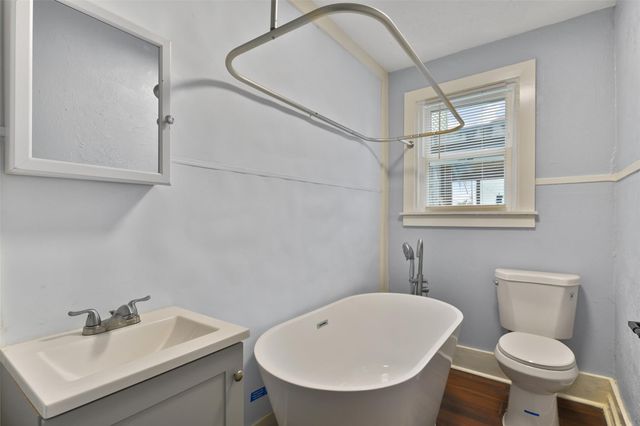 909 28th Street, Galveston, TX 77550