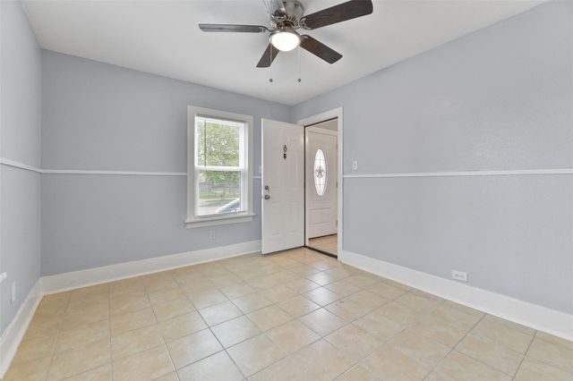 909 28th Street, Galveston, TX 77550