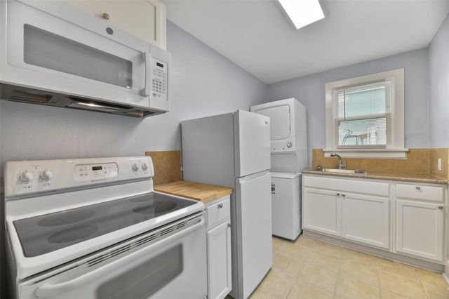 909 28th Street, Galveston, TX 77550