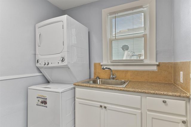 909 28th Street, Galveston, TX 77550