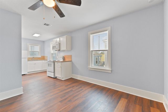 909 28th Street, Galveston, TX 77550
