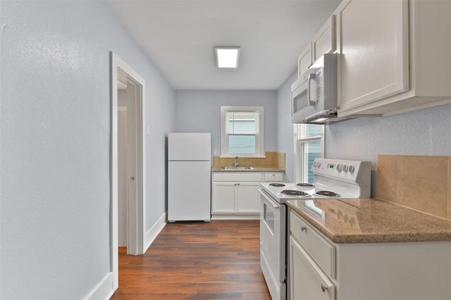 909 28th Street, Galveston, TX 77550