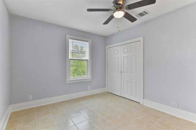 909 28th Street, Galveston, TX 77550