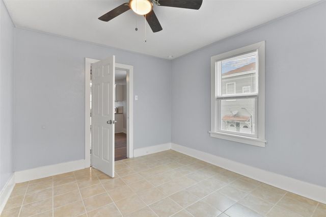 909 28th Street, Galveston, TX 77550