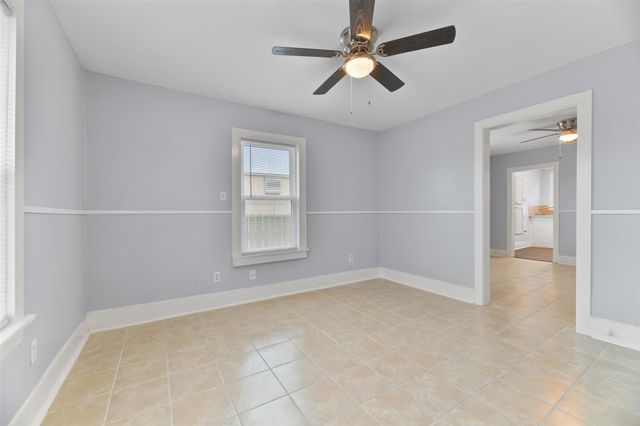 909 28th Street, Galveston, TX 77550