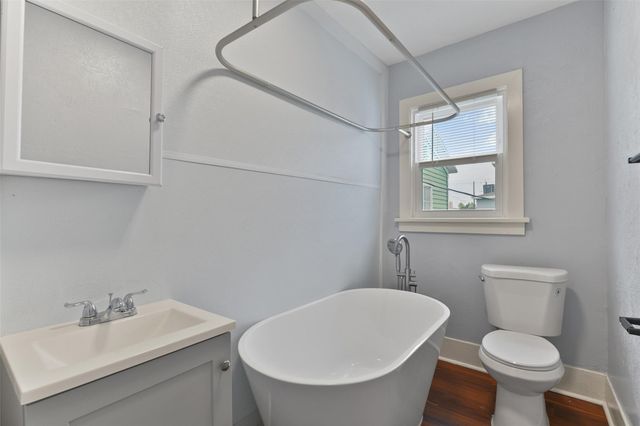 909 28th Street, Galveston, TX 77550