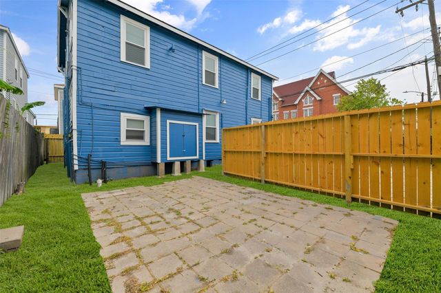 909 28th Street, Galveston, TX 77550