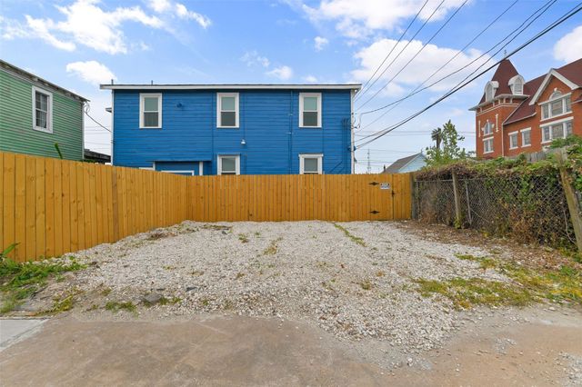 909 28th Street, Galveston, TX 77550