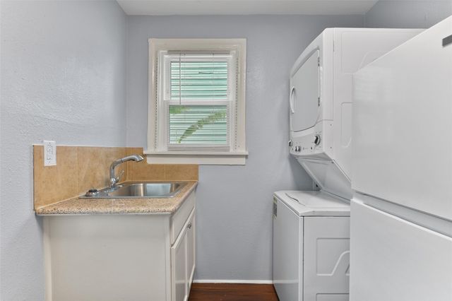 909 28th Street, Galveston, TX 77550