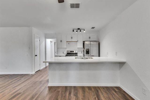 4926 Dollar Reef Drive, Bacliff, TX 77518